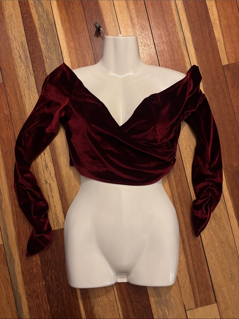 SHEIN Burgundy Velvet Off-Shoulder Crop Top